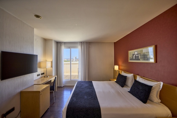 HABITACIÓN CON TERRAZA
